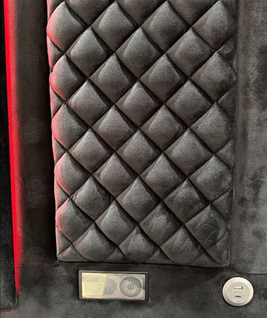 Lorenzo - Black Velvet